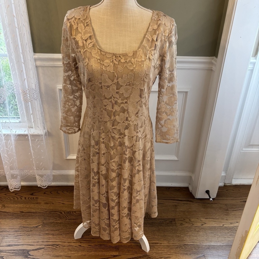 Leslie Fay Gold Metallic Floral Lace Fit Flare Dress 8 Scoop Neck 3/4 Sleeve